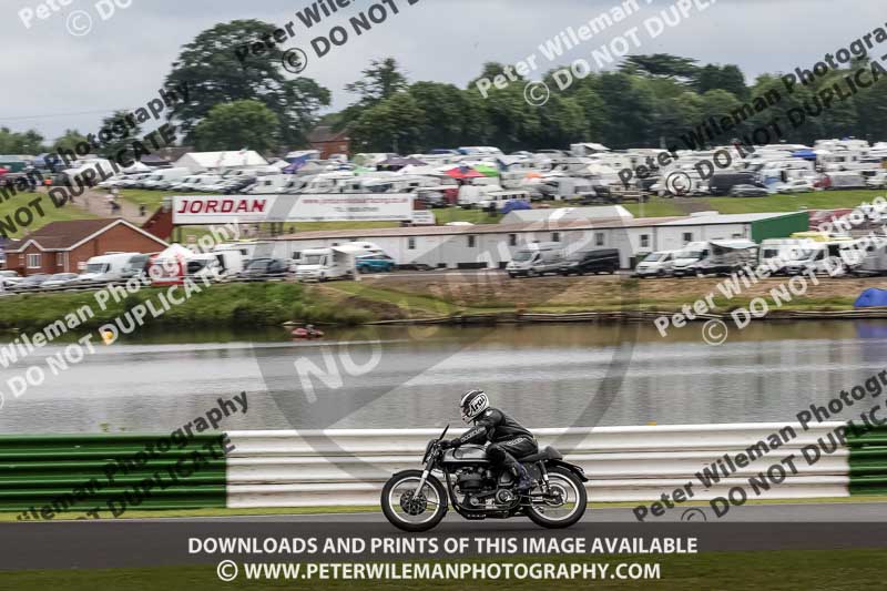 Vintage motorcycle club;eventdigitalimages;mallory park;mallory park trackday photographs;no limits trackdays;peter wileman photography;trackday digital images;trackday photos;vmcc festival 1000 bikes photographs